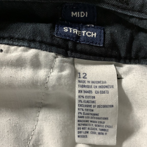 American Eagle black shorts.  Stretch.  Size 12. Waist approx. 17 inches. - Picture 3 of 9